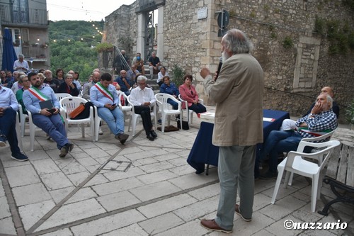 Clicca e ingrandisci la foto